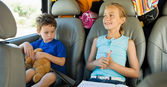 Onderweg met de kinderen: 5 tips om ze te vermaken zonder beeldschermen